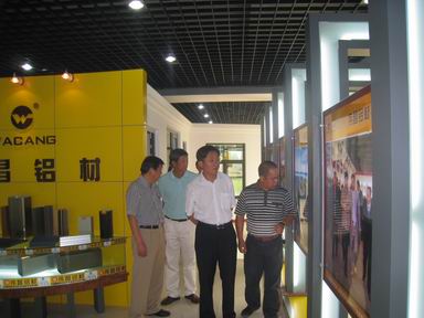 华西村党委书记吴协恩来我江苏分公司会见