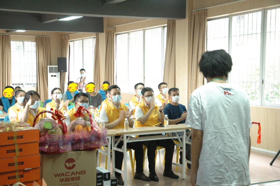 推行社会责任,彰显企业继续|德赢VWIN集团前往狮山镇小塘社区康园中心开展慰问活动